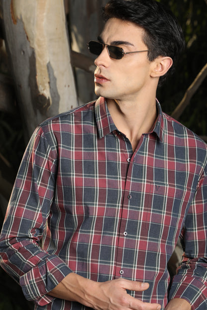 This Rakhi, swap the “drama” for some “dhamaaka”  - IVYN hampers are here to slay! - IVYN