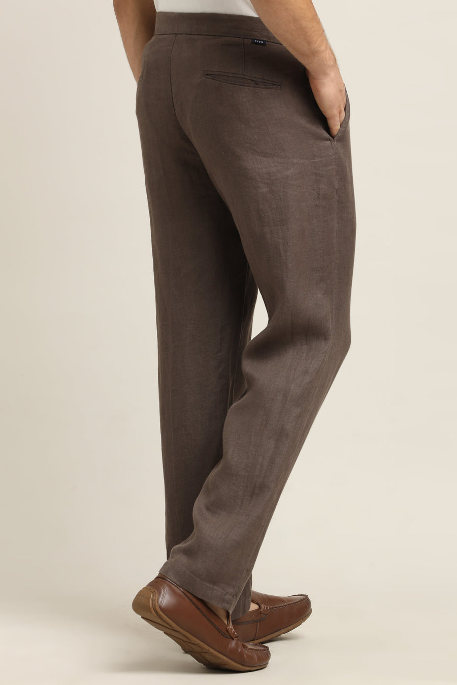 IVYN Pure Linen Pleated Trouser in Chocolate Brown