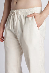 Side-pocket and textured linen-blend fabric detail